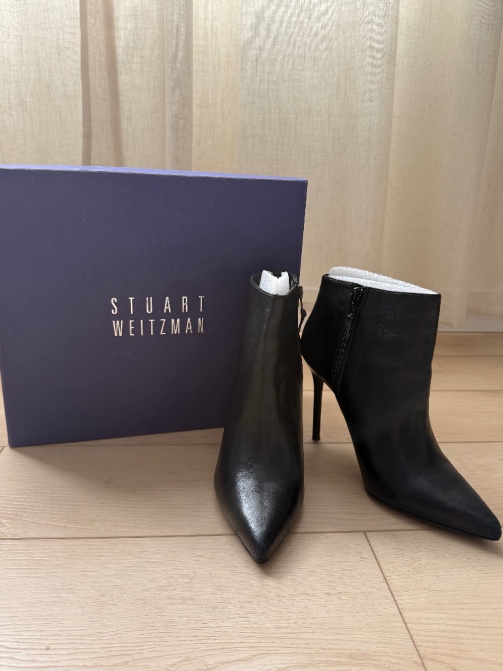 Stuart Weitzman Hitimes black leather booties Size 8 US